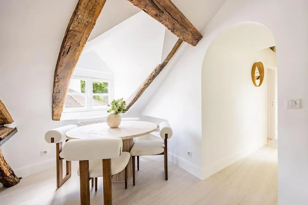 Apartment 3 Bedrooms Sacree Coeur Place Du Tertre Montmartre Paris
