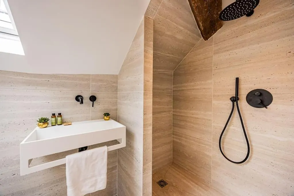 3 Bedrooms Sacree Coeur Place Du Tertre Montmartre Paris Apartment